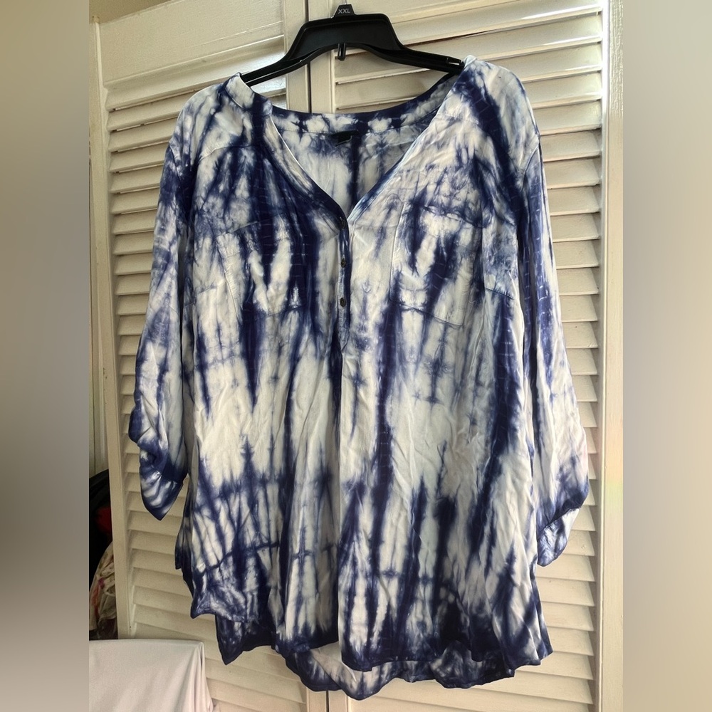 TORRID Relaxed Blue Tie Dye blouse - Picture 14 of 16